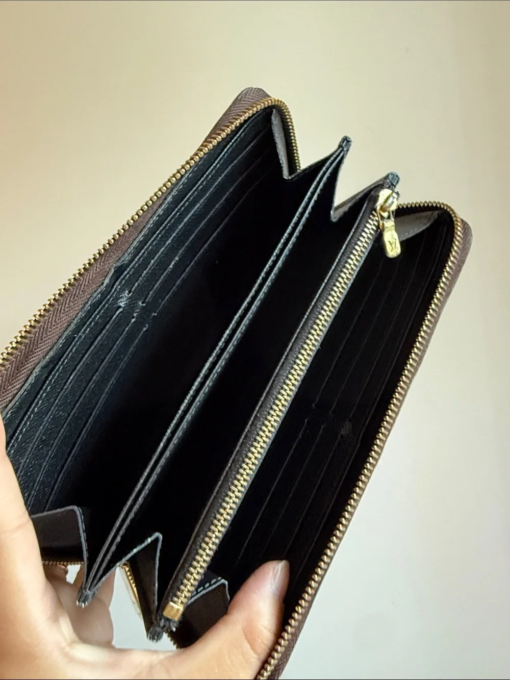 LOUIS VUITTON Giant Monogram Reverse Zippy Wallet